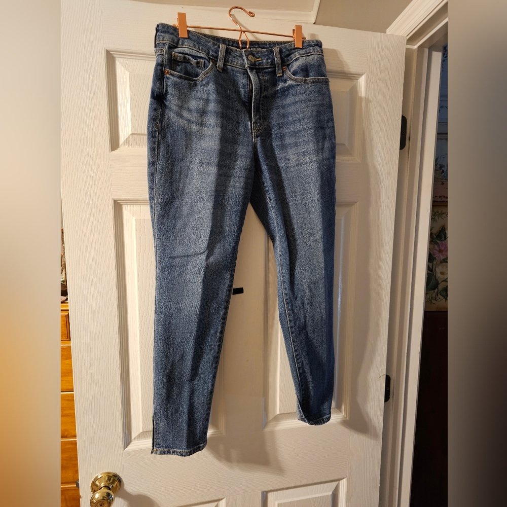 Old Navy size 6 high rise OG straight ankle slit in ankle Jeans